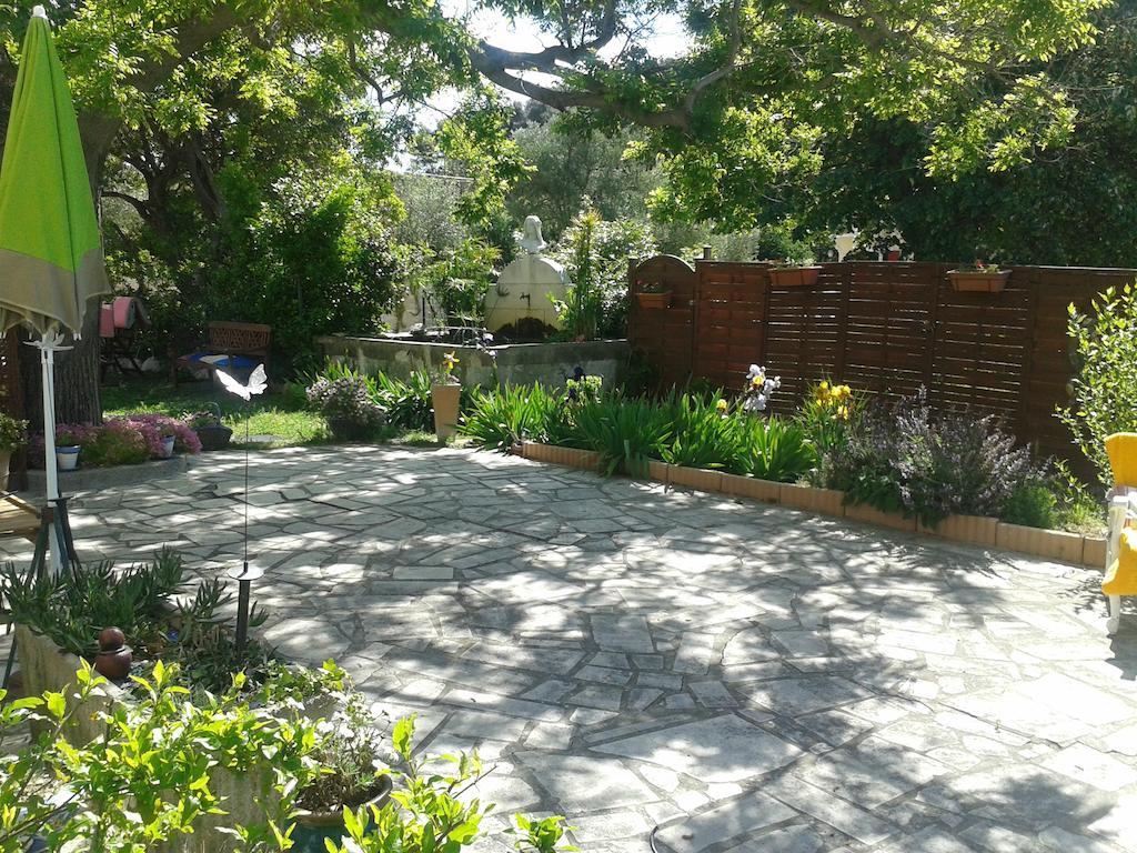 B&B Le Clos Des Cigales Cassis Exterior foto